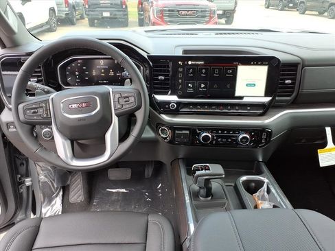 New 2026 GMC Sierra 1500 SLT image 17