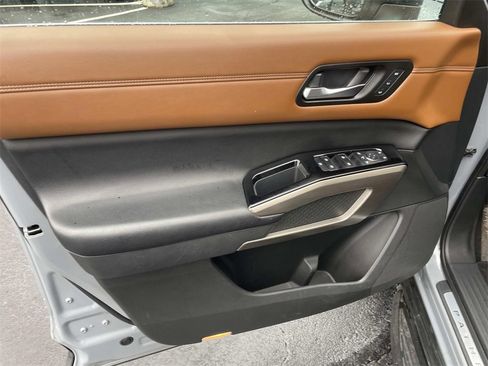 Certified 2022 Nissan Pathfinder Platinum w/ Cargo Package image 20