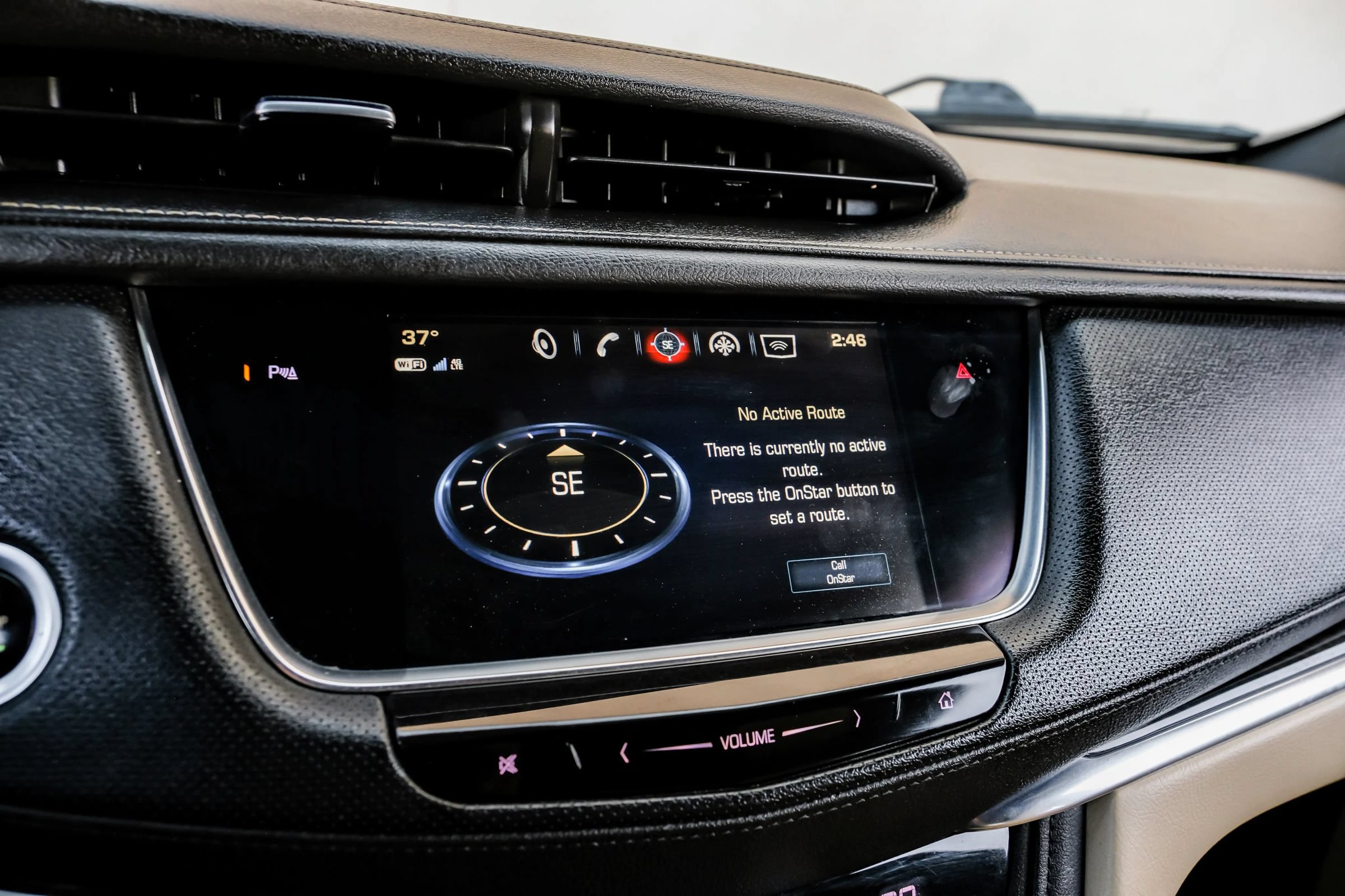 Used 2018 Cadillac XT5 FWD image 28