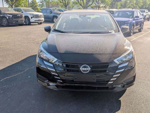 Used 2025 Nissan Versa S w/ Trunk Package FWD image 3