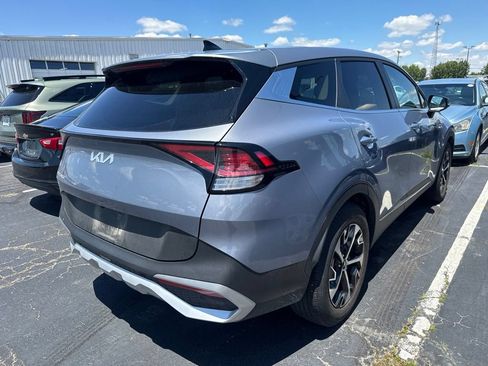 Used 2024 Kia Sportage EX FWD image 3