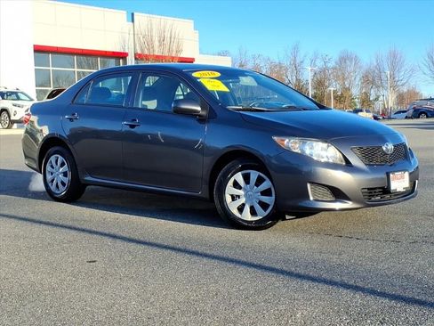 Used 2010 Toyota Corolla LE image 2