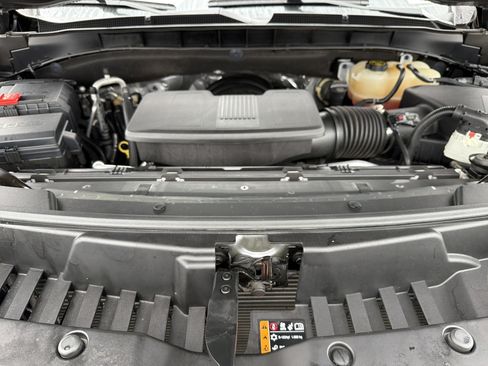 Used 2022 Chevrolet Tahoe Z71 w/ Z71 Off-Road Package image 35