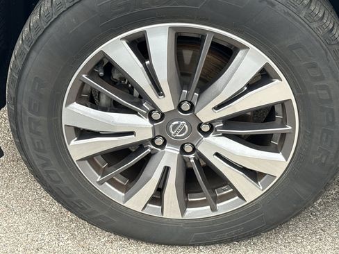 Certified 2020 Nissan Pathfinder SL image 9