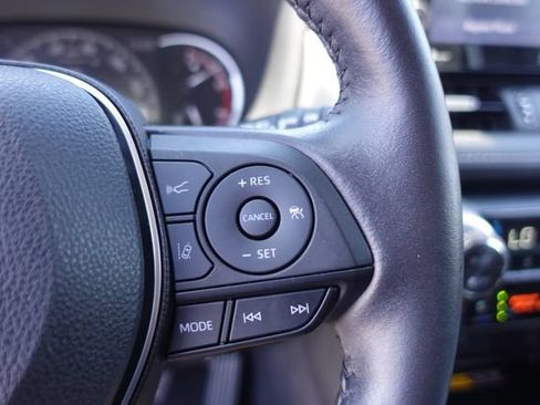 Certified 2022 Toyota RAV4 Limited FWD image 18