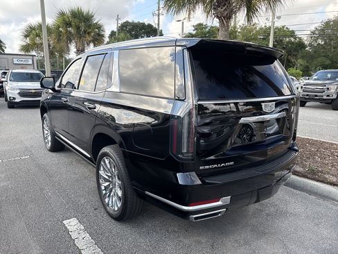 Used 2025 Cadillac Escalade Premium Luxury w/ LPO, Radiant Package AWD/4WD image 3