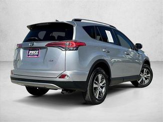 Used 2017 Toyota RAV4 XLE video 2