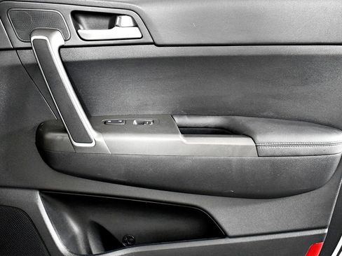 Used 2019 Kia Sportage LX image 33