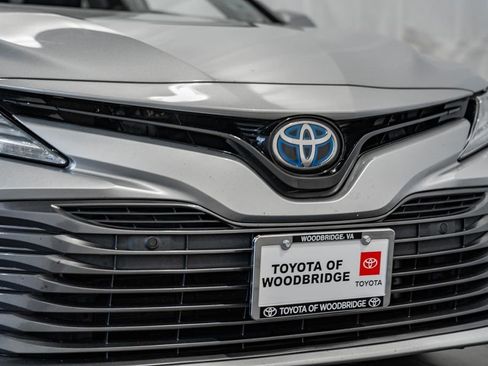 Used 2018 Toyota Camry XLE image 10