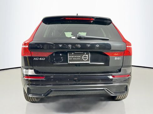 Certified 2025 Volvo XC60 B5 Core AWD/4WD image 7