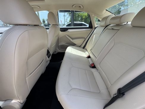 Used 2019 Volkswagen Passat 2.0T Wolfsburg w/ Wheels & Sunroof Package FWD image 11