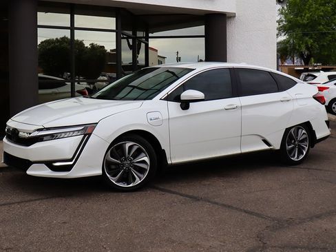 Used 2018 Honda Clarity Plug-In Hybrid image 3