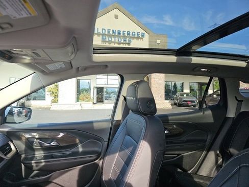 Used 2022 GMC Terrain Denali image 35