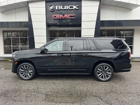 Certified 2023 Cadillac Escalade ESV Sport Platinum image 2