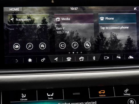 Used 2021 Land Rover Range Rover Sport SVR Carbon Edition image 21