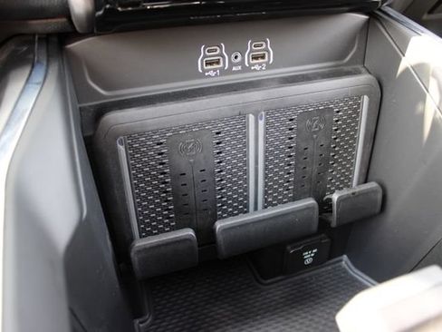 Used 2025 RAM 2500 Laramie AWD/4WD image 28