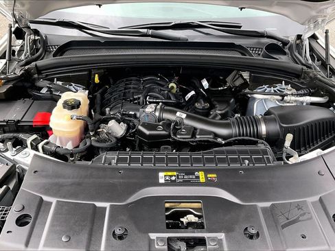 Certified 2025 Jeep Grand Cherokee Limited image 9