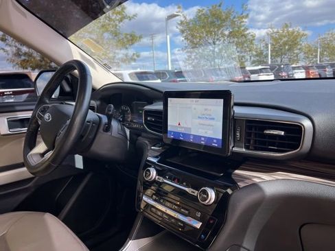 Used 2021 Ford Explorer Limited w/ Hybrid Equipment Group 310A image 38