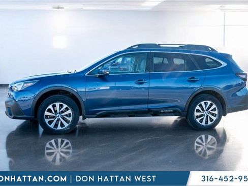 Used 2020 Subaru Outback Premium image 2