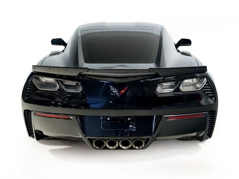 Used 2016 Chevrolet Corvette Z06 w/ 3LZ Preferred Equipment Group RWD image 7