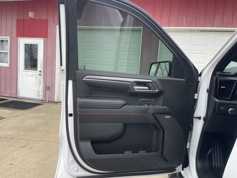 Used 2022 GMC Sierra 1500 AT4 w/ Technology Package image 9