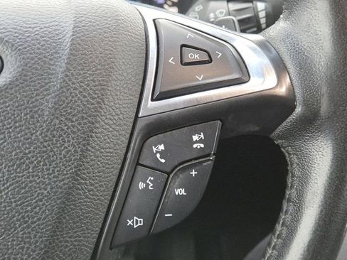 Used 2018 Ford Edge SEL AWD/4WD image 10