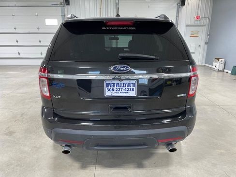 Used 2014 Ford Explorer XLT w/ Equipment Group 202A AWD/4WD image 6
