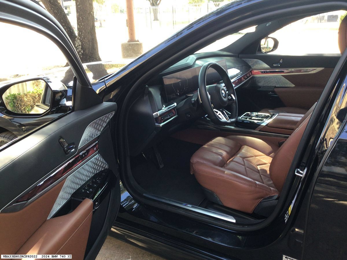 Used 2024 BMW 740i xDrive w/ Executive Package AWD/4WD image 8