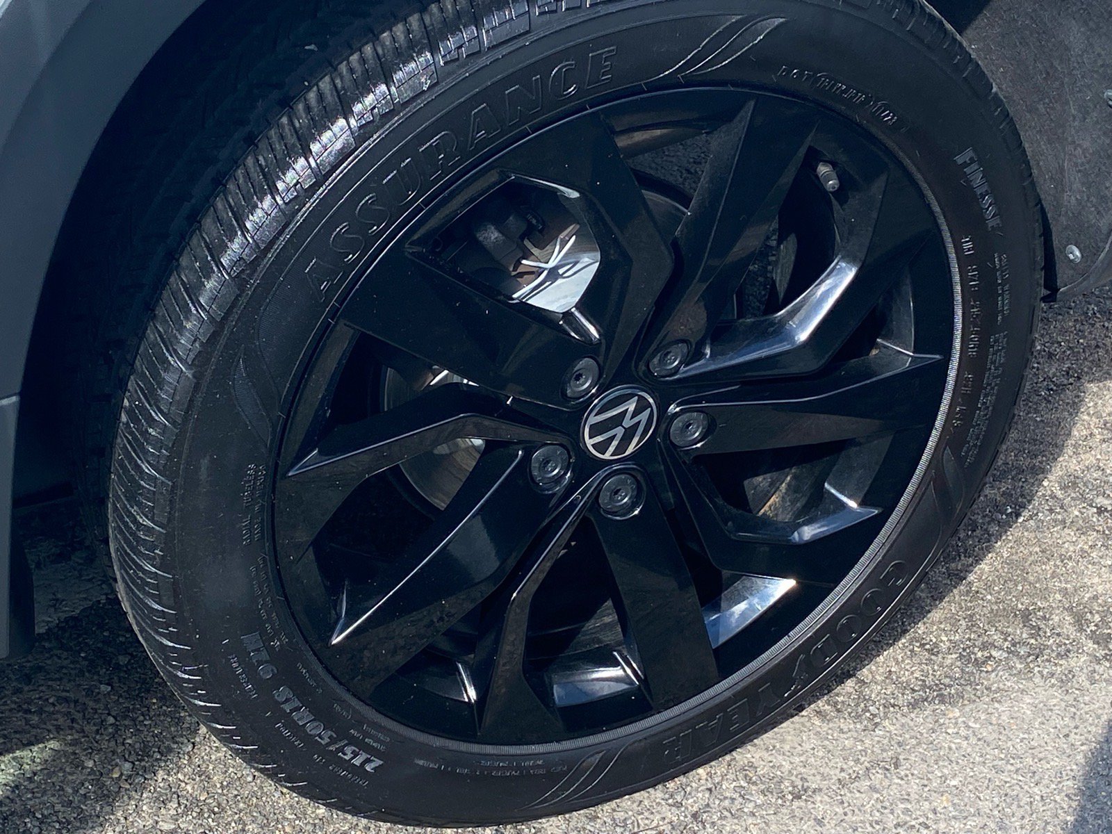 Certified 2023 Volkswagen Taos SE w/ Black Wheel Package FWD image 21