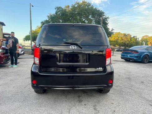 Used 2013 Scion xB Hatchback 4D FWD image 6