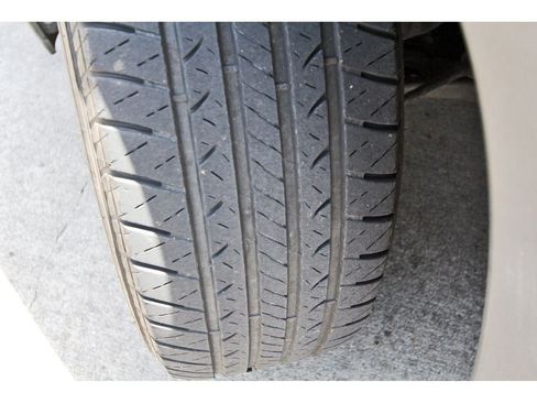 Used 2019 Chevrolet Traverse LT FWD image 27