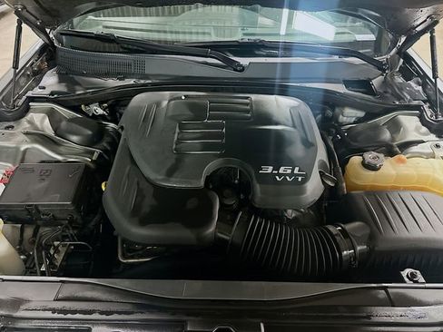 Used 2011 Chrysler 300 Base image 29