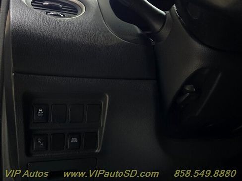 Used 2020 Nissan Pathfinder SV AWD/4WD image 29