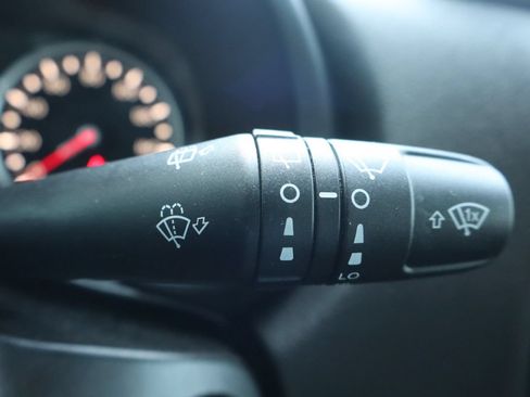 Used 2020 Jeep Renegade Latitude FWD image 32