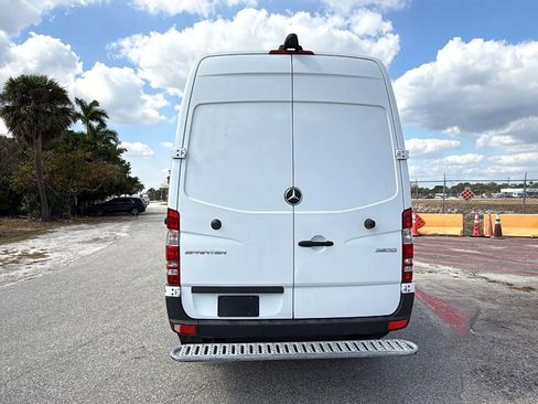 Used 2017 Mercedes-Benz Sprinter 2500 image 6