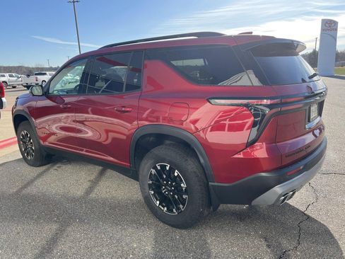 Used 2025 Chevrolet Traverse Z71 w/ Driver Confidence Package image 17