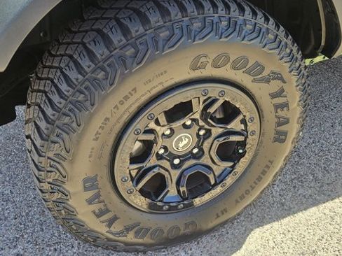 Used 2024 Ford Bronco Wildtrak image 9