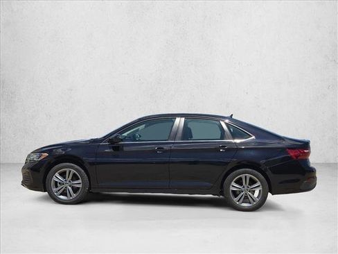 Used 2024 Volkswagen Jetta SE FWD image 9