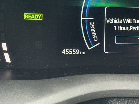 Used 2025 Toyota Camry LE image 28