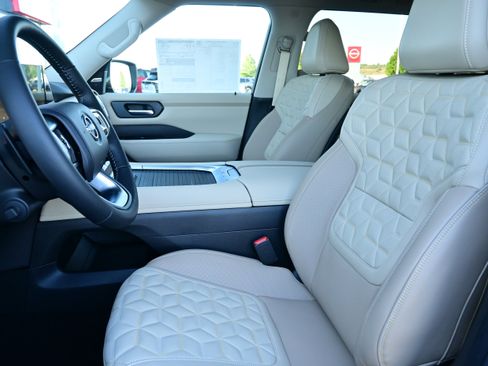 New 2026 Nissan Armada Platinum image 30