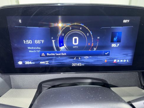 Used 2025 Chevrolet Traverse LT image 22