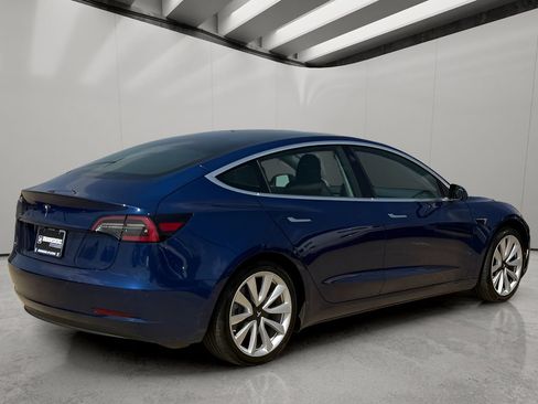 Used 2020 Tesla Model 3 Standard Range RWD image 5