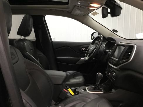 Used 2018 Jeep Cherokee Overland AWD/4WD image 20