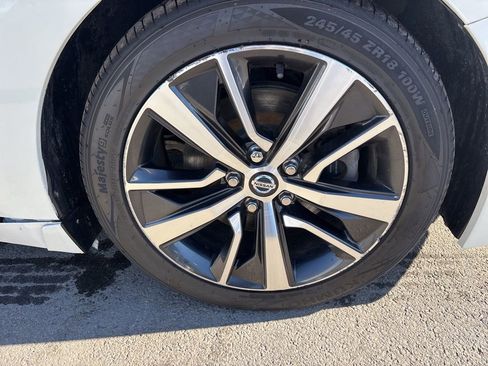 Used 2019 Nissan Maxima 3.5 SL w/ Floor Mat Group FWD image 12