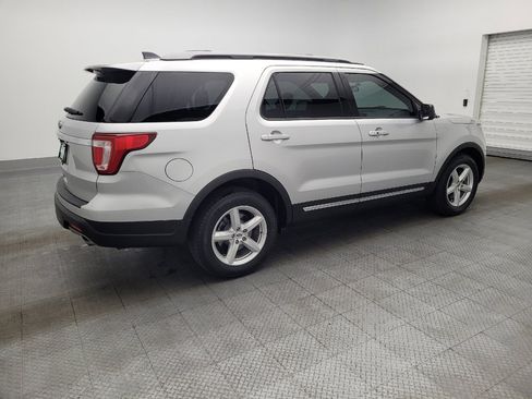 Used 2018 Ford Explorer XLT image 10