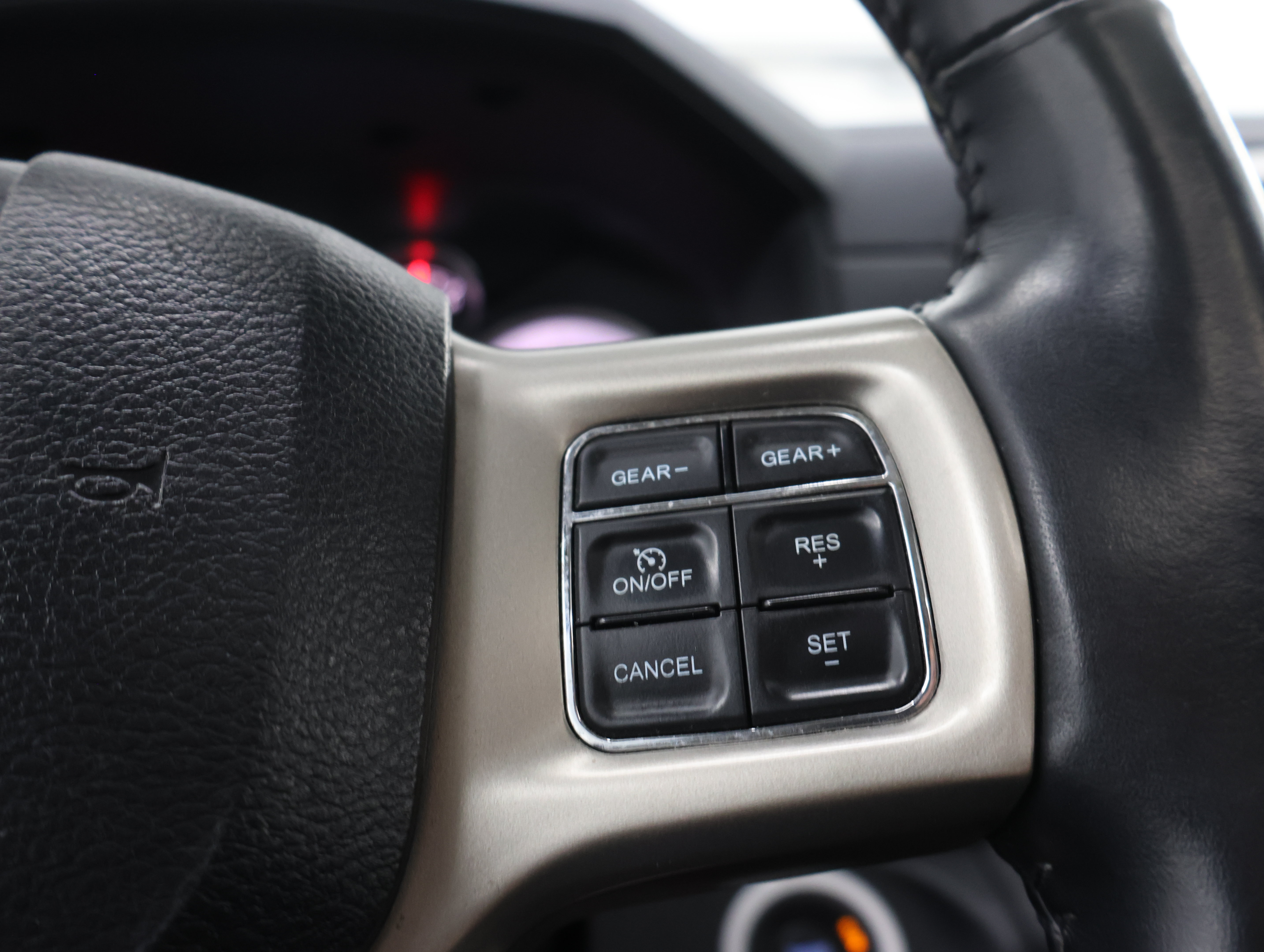 Used 2018 RAM 1500 Laramie w/ Convenience Group AWD/4WD image 15