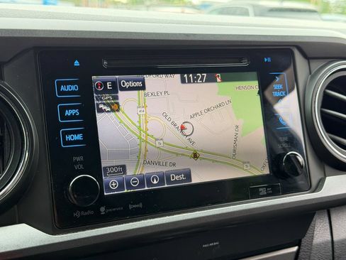Used 2019 Toyota Tacoma TRD Sport w/ Technology Package AWD/4WD image 22