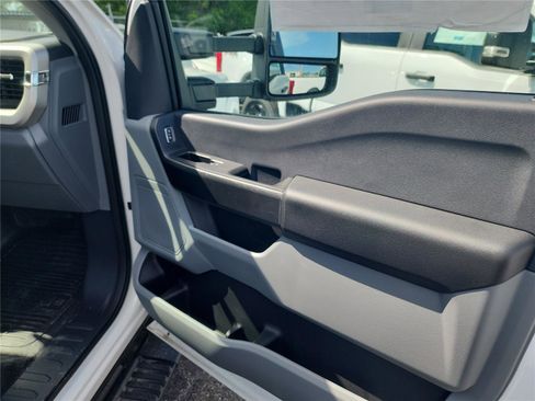 New 2025 Ford F250 XL w/ XL Chrome Package AWD/4WD image 17