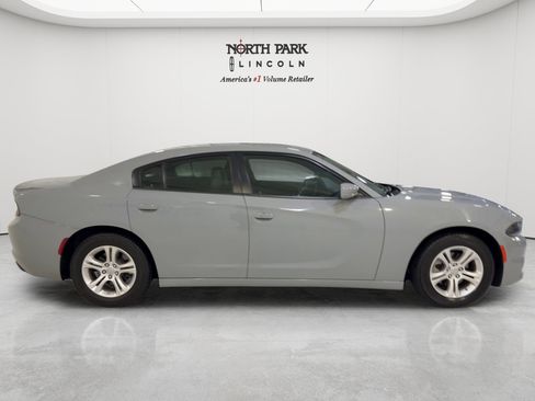 Used 2022 Dodge Charger SXT w/ Leather Interior Group RWD image 6