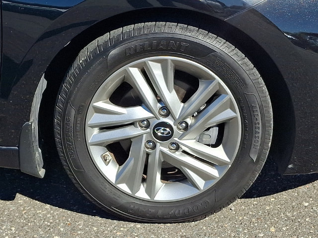 Used 2020 Hyundai Elantra Value Edition w/ Winter Weather Package FWD image 28
